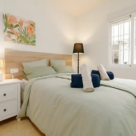 Apartment With Parking Space *
