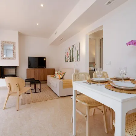 With Parking Space Daire